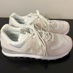Womens New Balance shoes